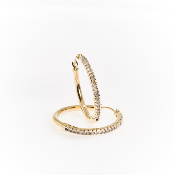 2.2grams 10k Gold, 0.25 ctw Diamond Huggie Hoops