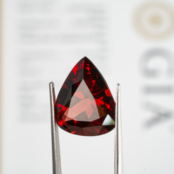 Red Pyrope Garnet Gemstone 10.99cts w GIA report