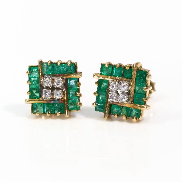 Natural emerald earrings yellow gold on sale