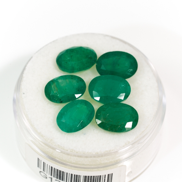 Natural Beryl Emerald Gemstones 8x6mm Oval Commercial Cut